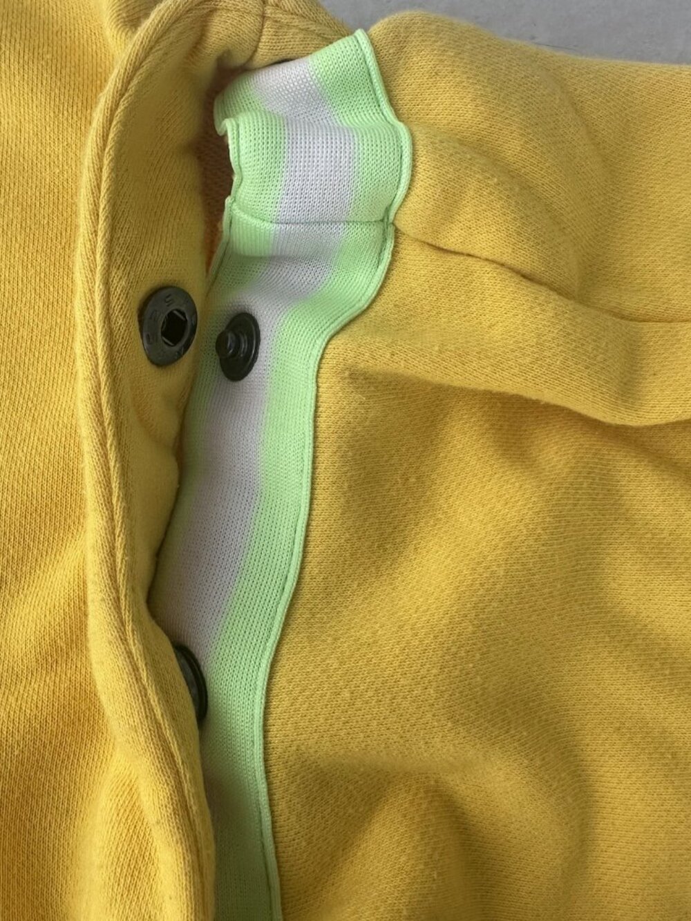 Nike Women's Cropped Convertible Boxy Sweatshirt Yellow Sz M - Picture 6 of 9